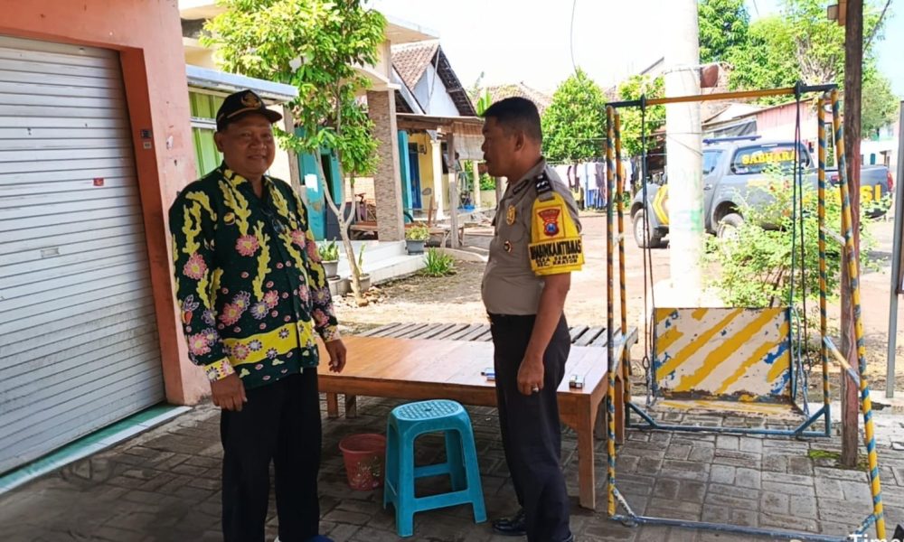 Sinergi Bhabinkamtibmas Desa Semare dan Perangkat Desa Wujudkan Kamtibmas Aman Kondusif