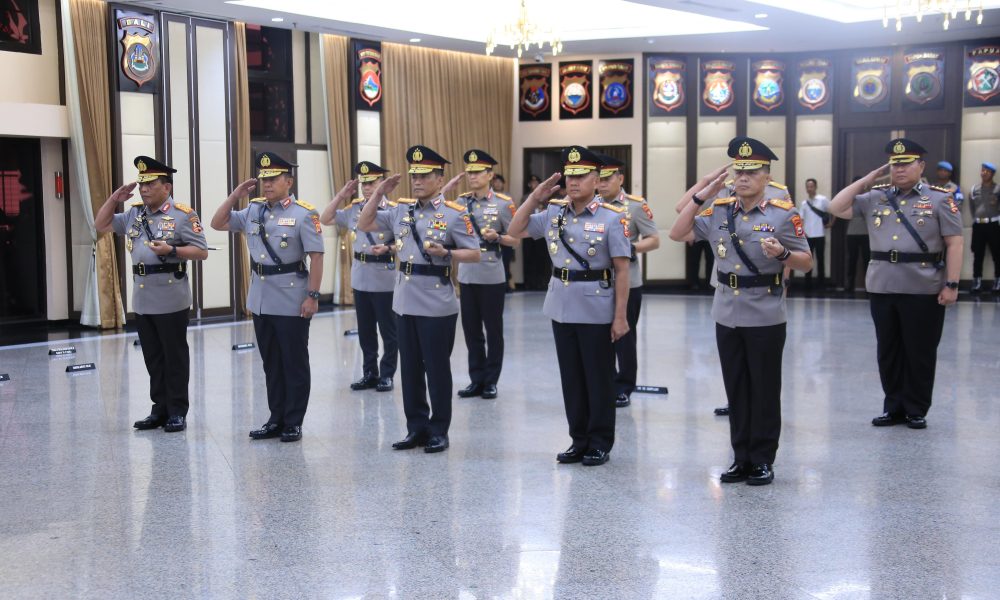 Kapolri Pimpin Pelantikan dan Sertijab Sejumlah PJU Mabes Polri dan Kapolda