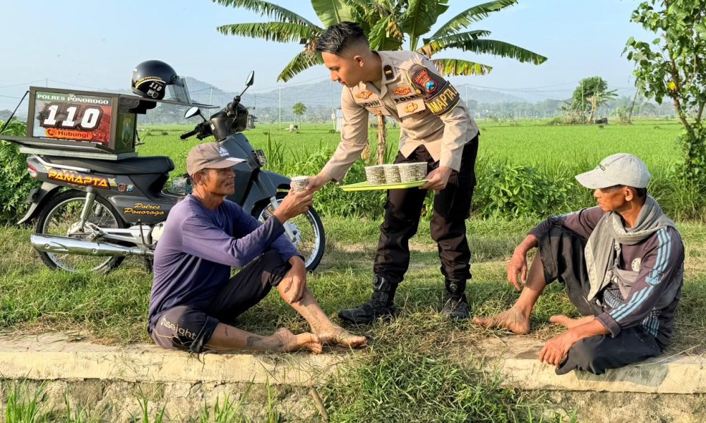 Wedangan Keliling : Cara Polres Ponorogo Edukasi Kamtibmas dan Sosialisasi Call Center 110