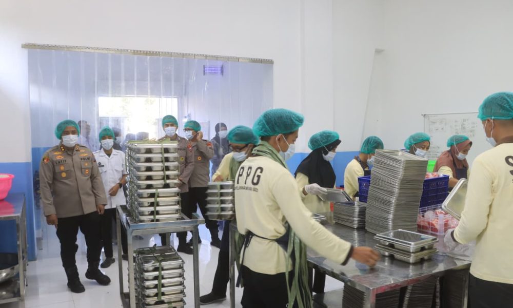 SPPG Polres Probolinggo di Maron Distribusikan 2.441 Penerima Manfaat MBG