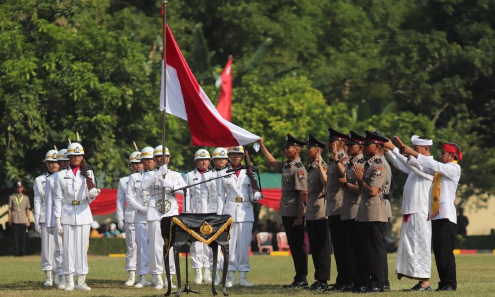 Kapolda Jatim Lantik 971 Bintara Remaja Lulusan SPN Polda Jatim