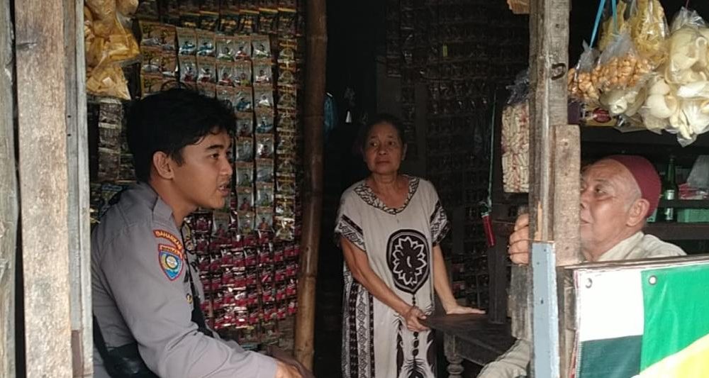 Sambang Desa Binaan, Bhabinkamtibmas Polsek Kraton Perkuat Silaturahmi dan Jaga Kamtibmas