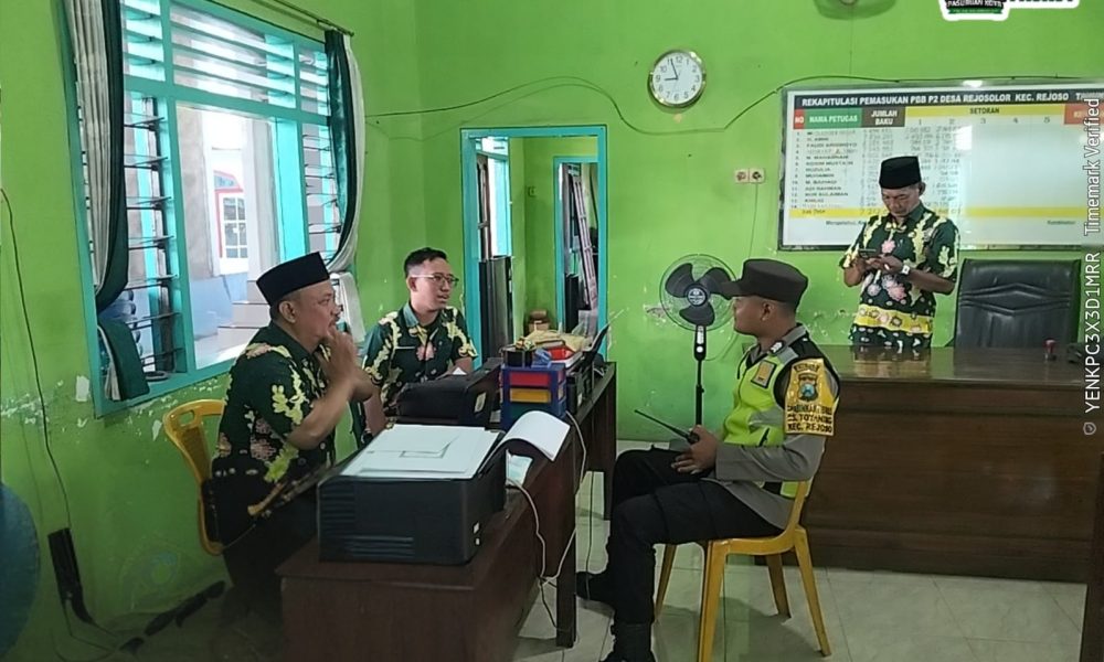 Bhabinkamtibmas Desa Toyaning Intensifkan Komunikasi dan Koordinasi Kamtibmas Bersama Perangkat Desa
