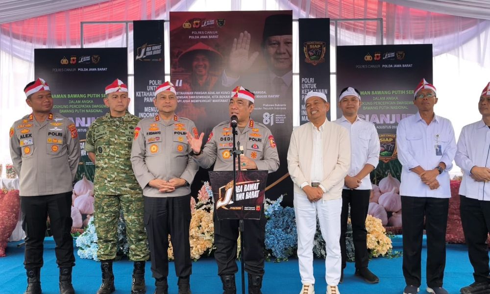 Wakapolri Berikan bansos 1.000 paket untuk 2 Gapoktan Bawang putih di Cianjur