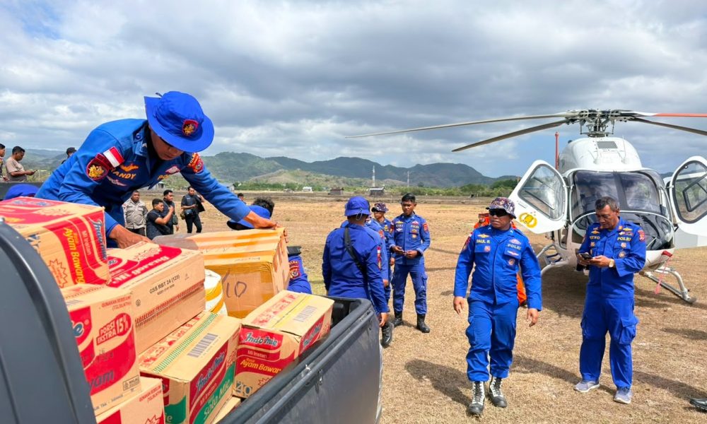 Polri Kembali Salurkan Bantuan Kemanusiaan bagi Warga Terdampak Gempa NTT