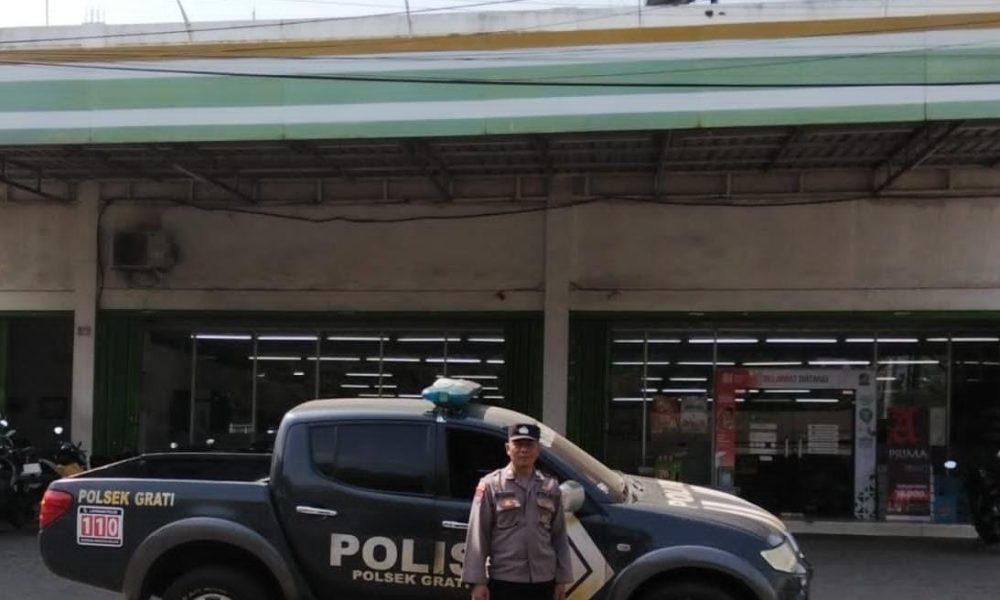 Patroli Kawasan Pertokoan Polsek Grati Ditingkatkan, Ciptakan Rasa Aman di Pusat Aktivitas Masyarakat