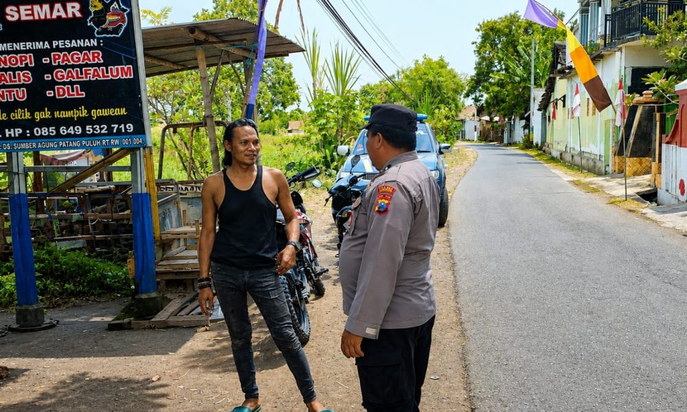 Patroli Akhir Pekan Polsek Grati Perkuat Harkamtibmas, Sosialisasikan Layanan Call Center 110