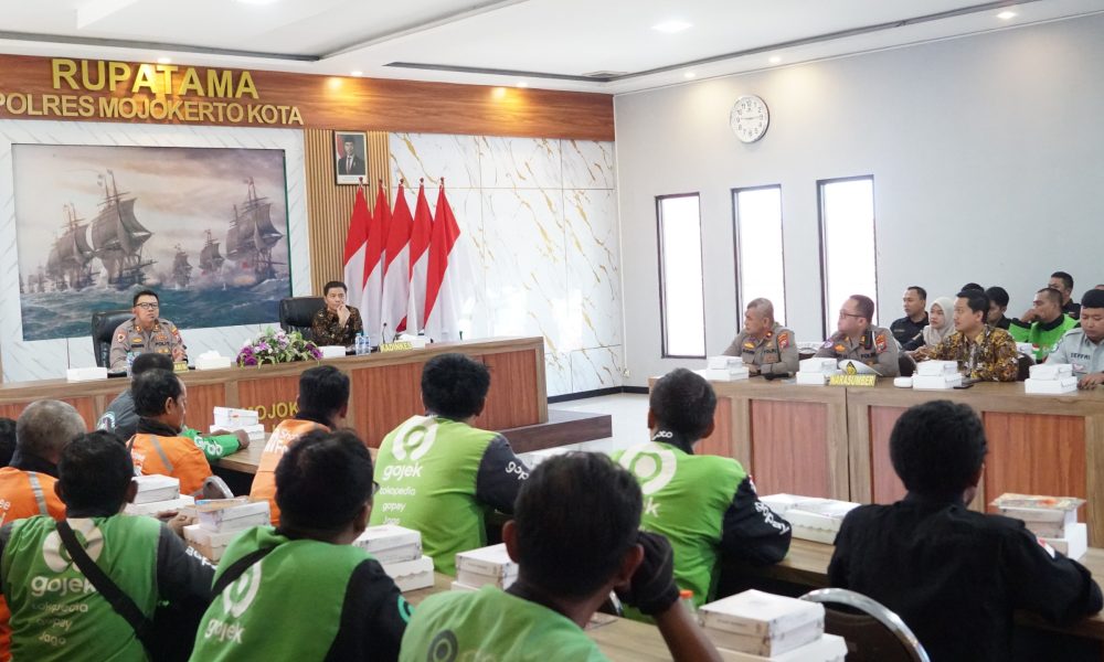Polres Mojokerto Kota Bekali Driver Ojek Online Keterampilan PPGD untuk Penyelamat di Jalan