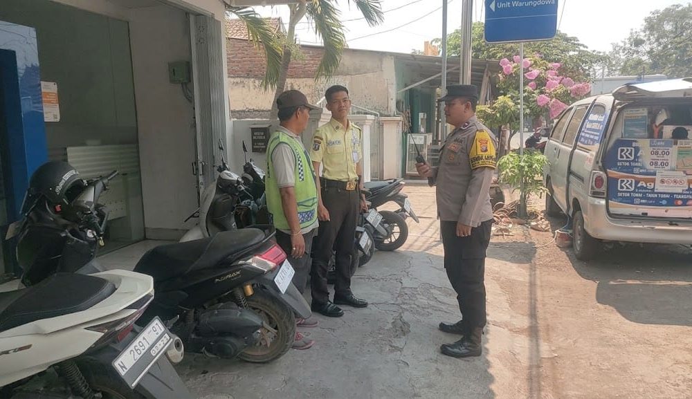 Patroli Perbankan, Polsek Pohjentrek Ajak Security Tingkatkan Kewaspadaan dan Keamanan