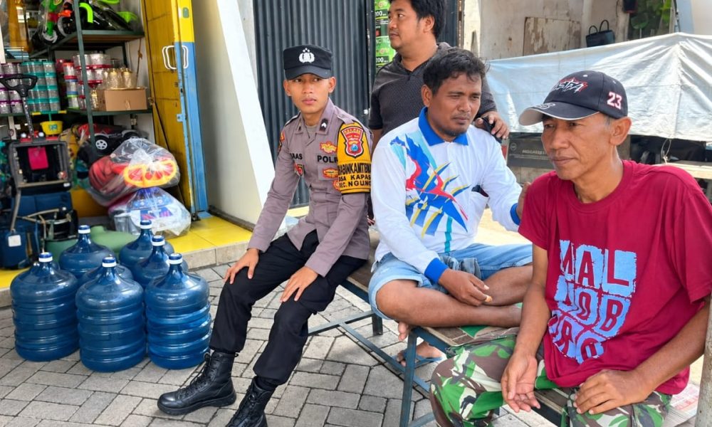 Patroli Dialogis, Bhabinkamtibmas Desa Kapasan Perkuat Harkamtibmas di Wilayah Nguling